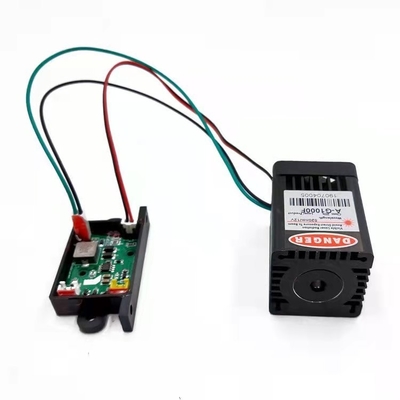 Matériau du boîtier Aluminium anodisé noir 1W 555nm CW DPSS Laser vert pour laboratoire et étude